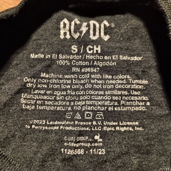AC/DC T-SHIRT - Small // Rock Band Music Tour T-shirt Tee Shirt ACDC AC-DC Metal - Picture 5 of 6
